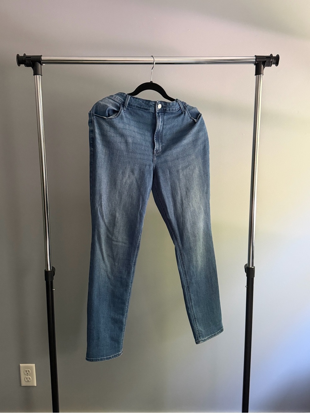 Old Navy Women's Mid-Blue Straight Leg Jeans